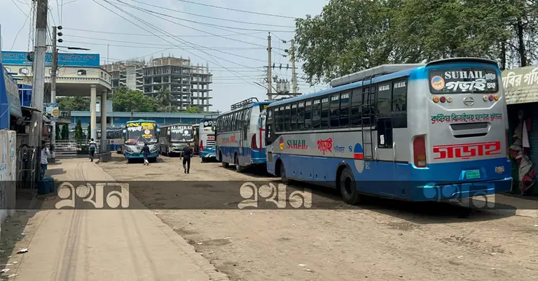 বাস চলাচল বন্ধ